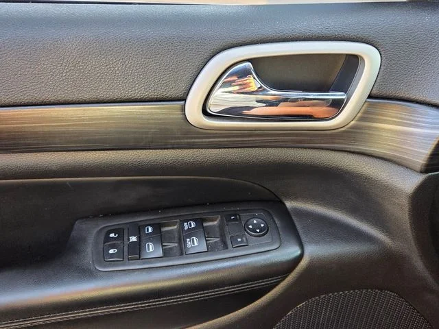 Used 2022 Black Jeep Laredo E image 29