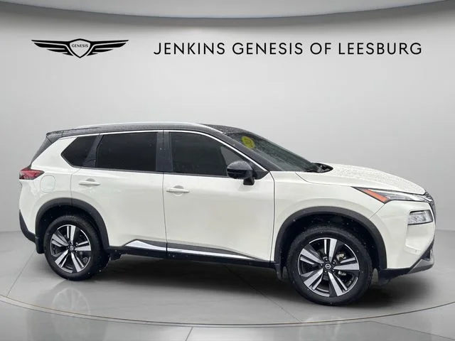 Used 2021 White Nissan SL image 2