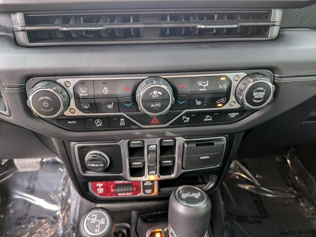 Used 2025 White Jeep Rubicon X image 22