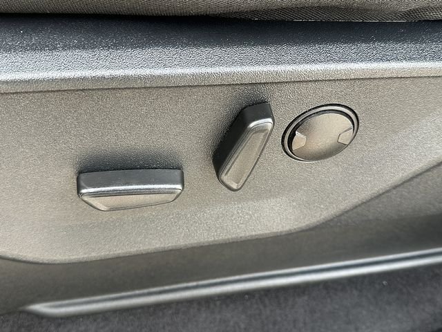 Used 2023 Silver Ford XLT image 20