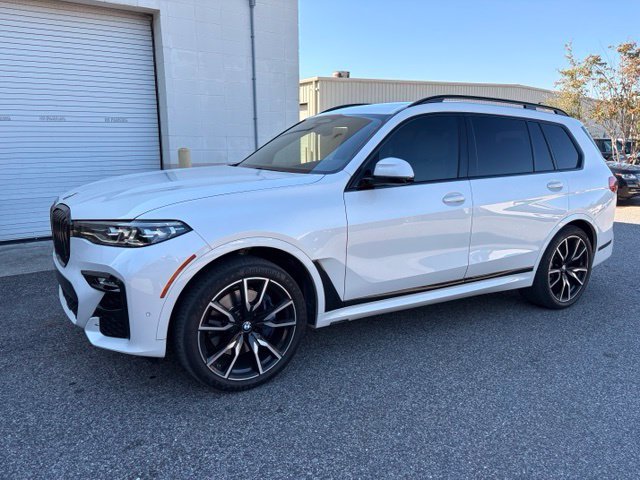 Used 2021 Mineral White Metallic BMW xDrive40i image 1