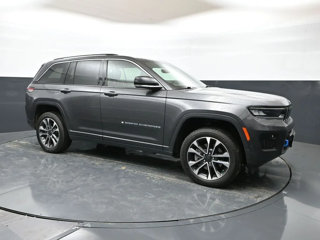 2022 Jeep Grand Cherokee Overland 4xe 4x4's photo