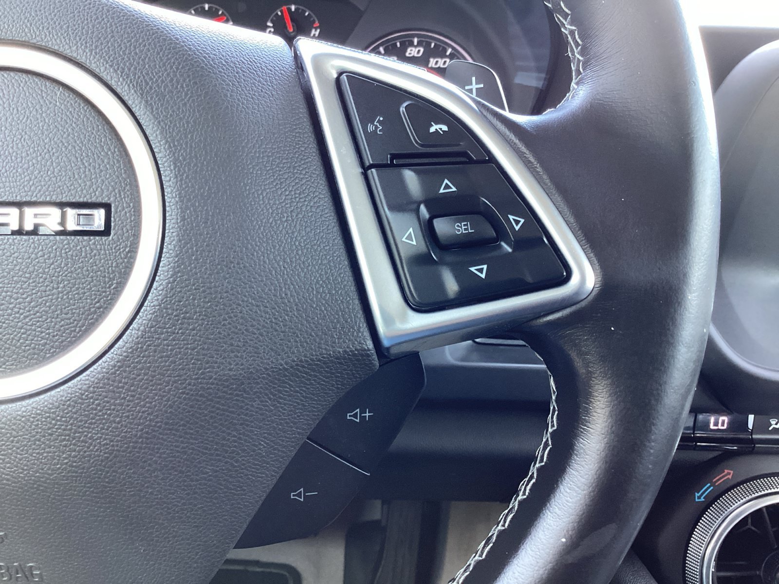 Used 2020 RIVERSIDE BLUE METALLIC Chevrolet 1LT image 31