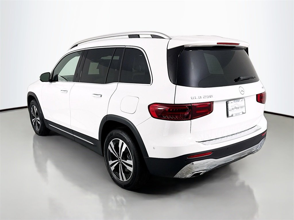 2025 Mercedes Benz GLB 250 4MATIC photo 3
