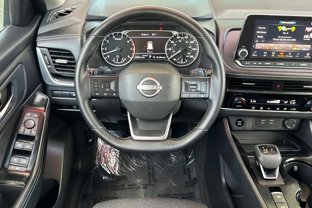 2025 Nissan Rogue SV - Photo 18