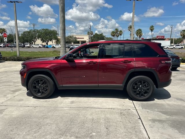 Used 2024 Red Jeep Altitude image 12