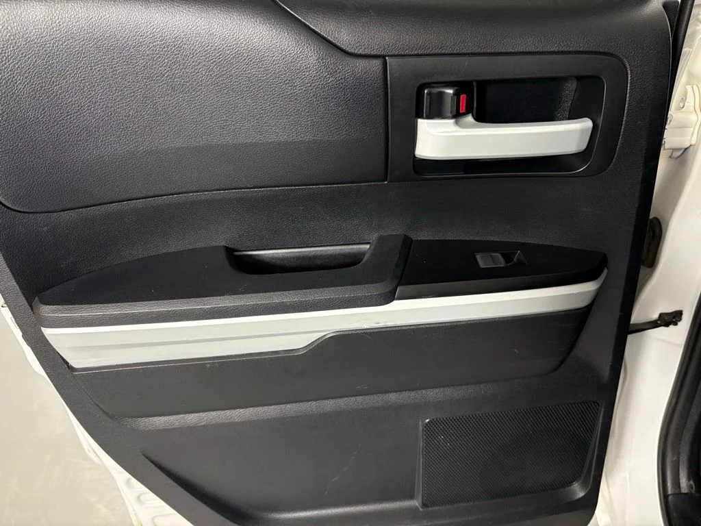 Used 2019 White Toyota SR5 image 34