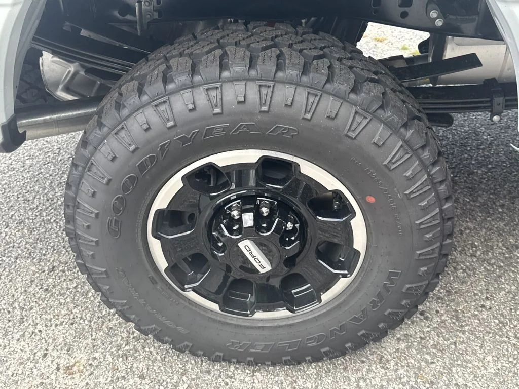 New 2026 Avalanche Ford Lariat image 17