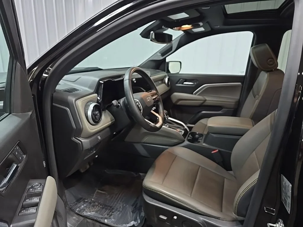 Used 2024 Black Chevrolet ZR2 image 31