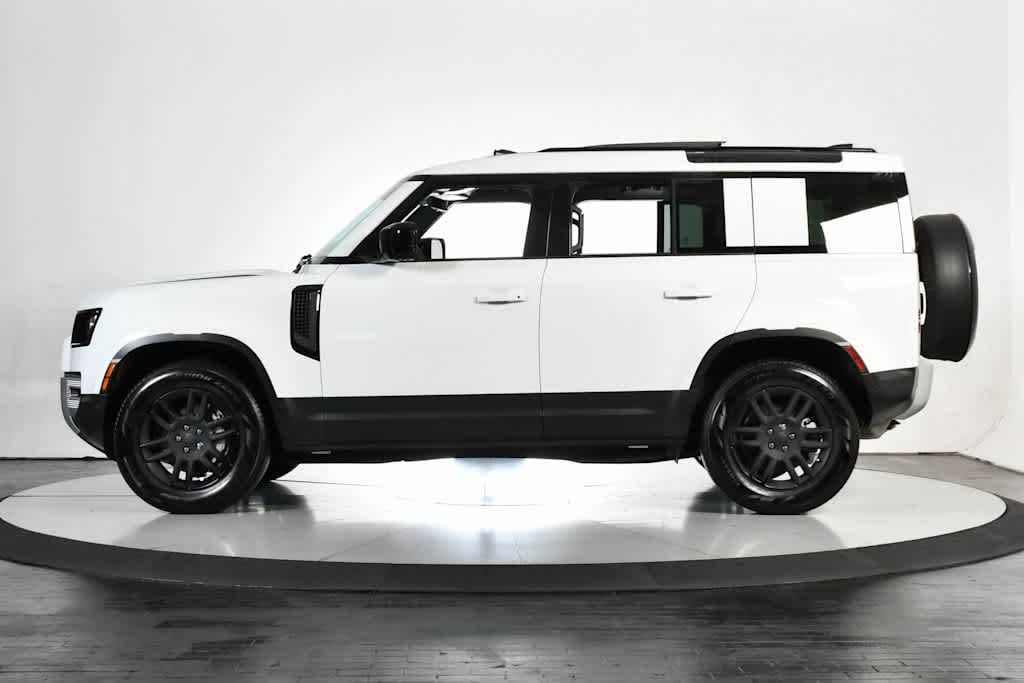 Certified Used 2025 WHT Land Rover S image 3