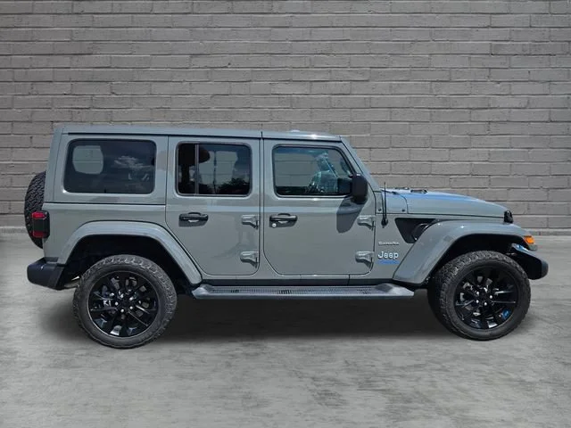Used 2022 Gray Jeep Unlimited Sahara image 6