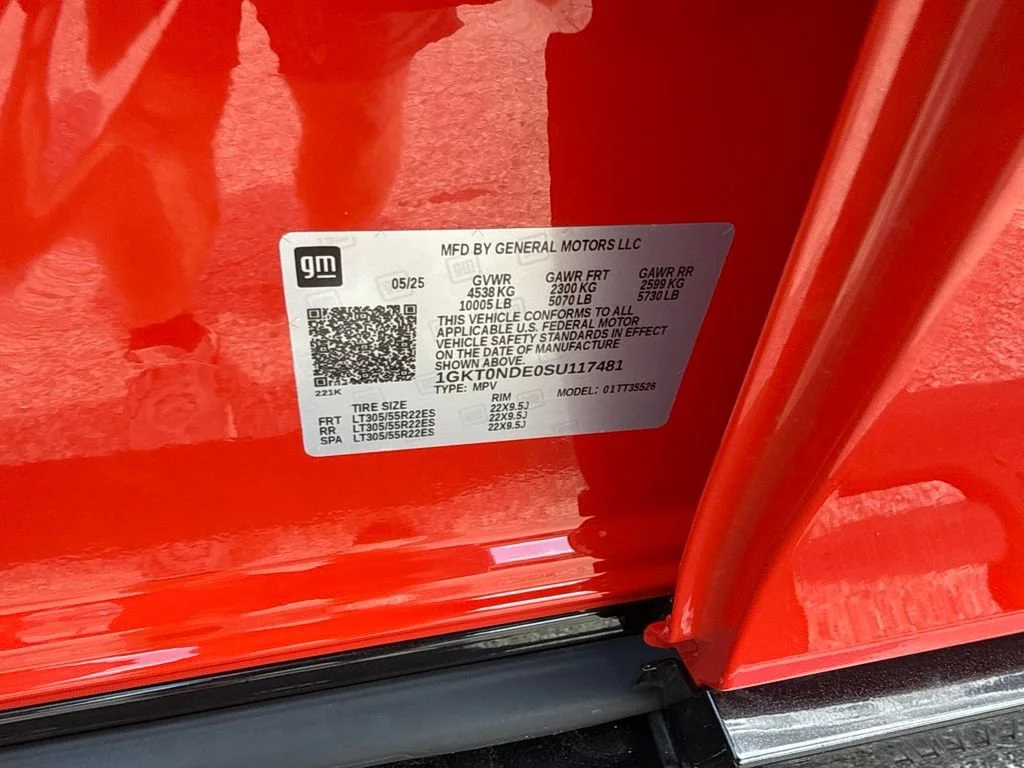 Used 2025 Solar Orange GMC 2X image 39