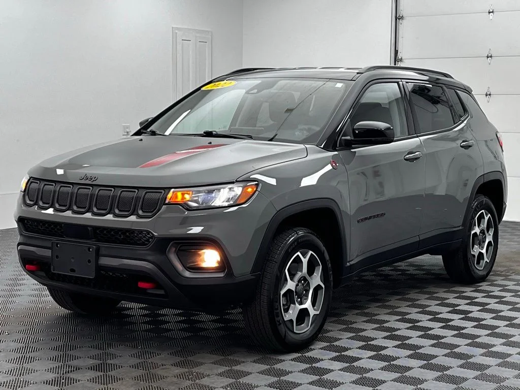 Used 2022 Gray Jeep Trailhawk image 13