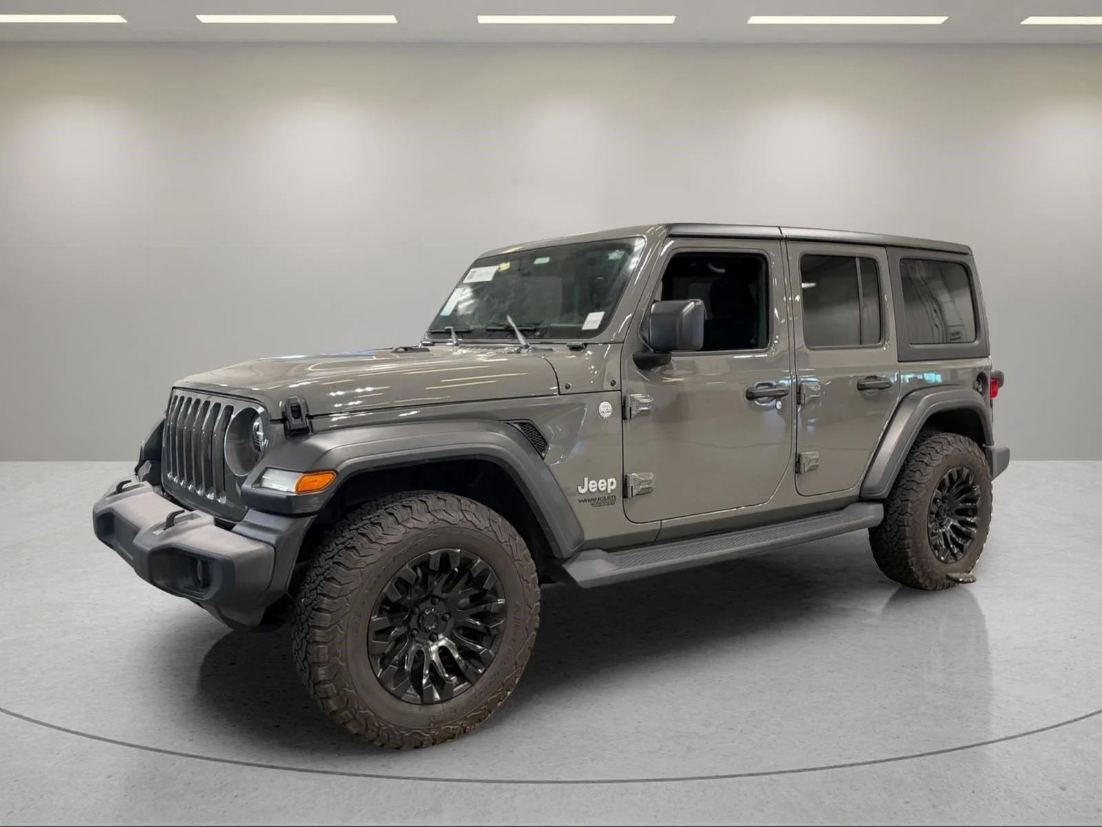 Used 2020 Sting-Gray Clearcoat Jeep Sport S image 2