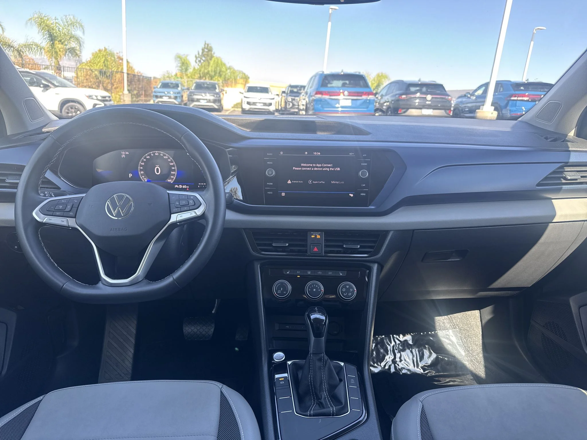 Used 2023 Deep Black Pearl Volkswagen SE image 28