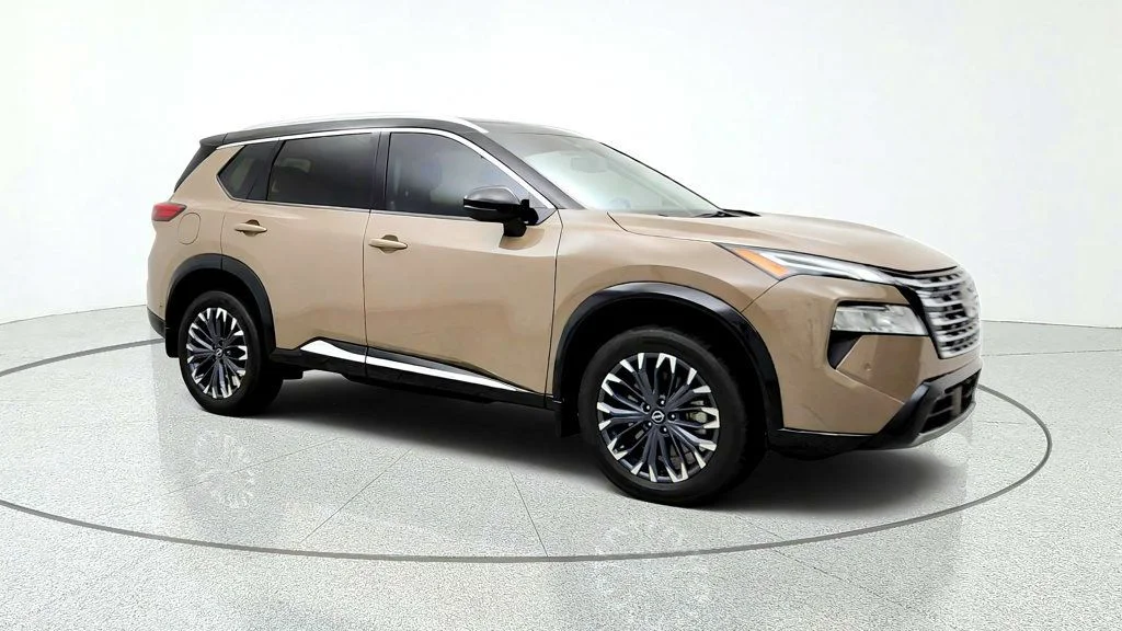 Used 2025 Baja Storm Metallic/Super Black Nissan AWD Platinum w/ ProPILOT Assist 2.1 & Head-Up Display image 3