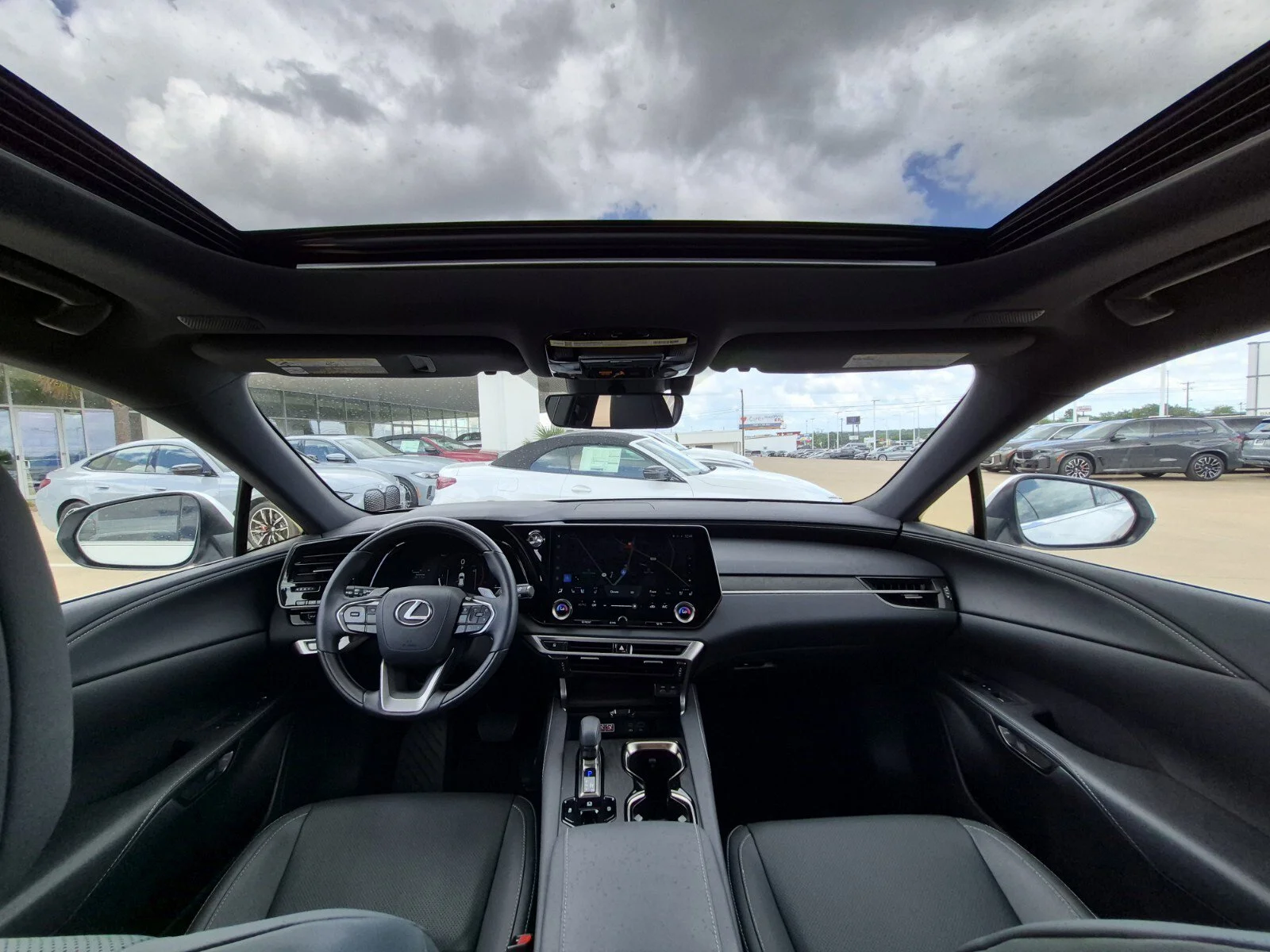 Used 2025 White Pearl Lexus RX 350 Premium image 22
