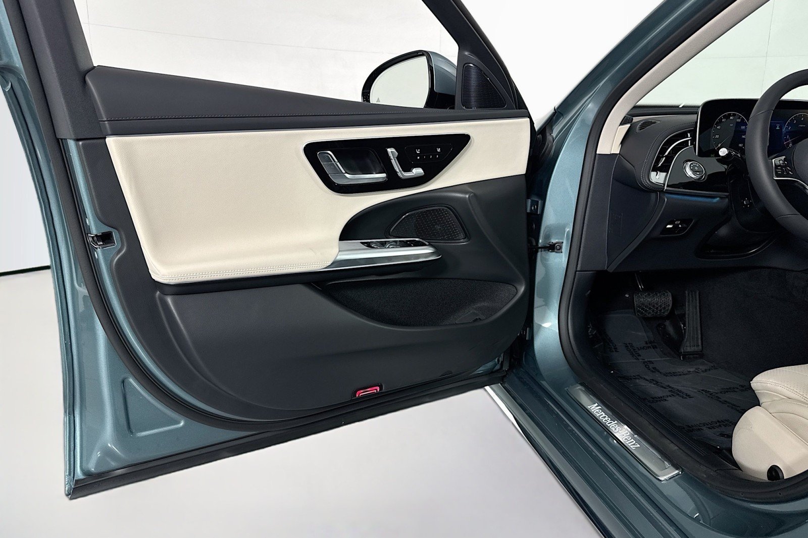 New 2026 Verde Silver Metallic Mercedes-Benz E 450 4MATIC® Sedan image 20