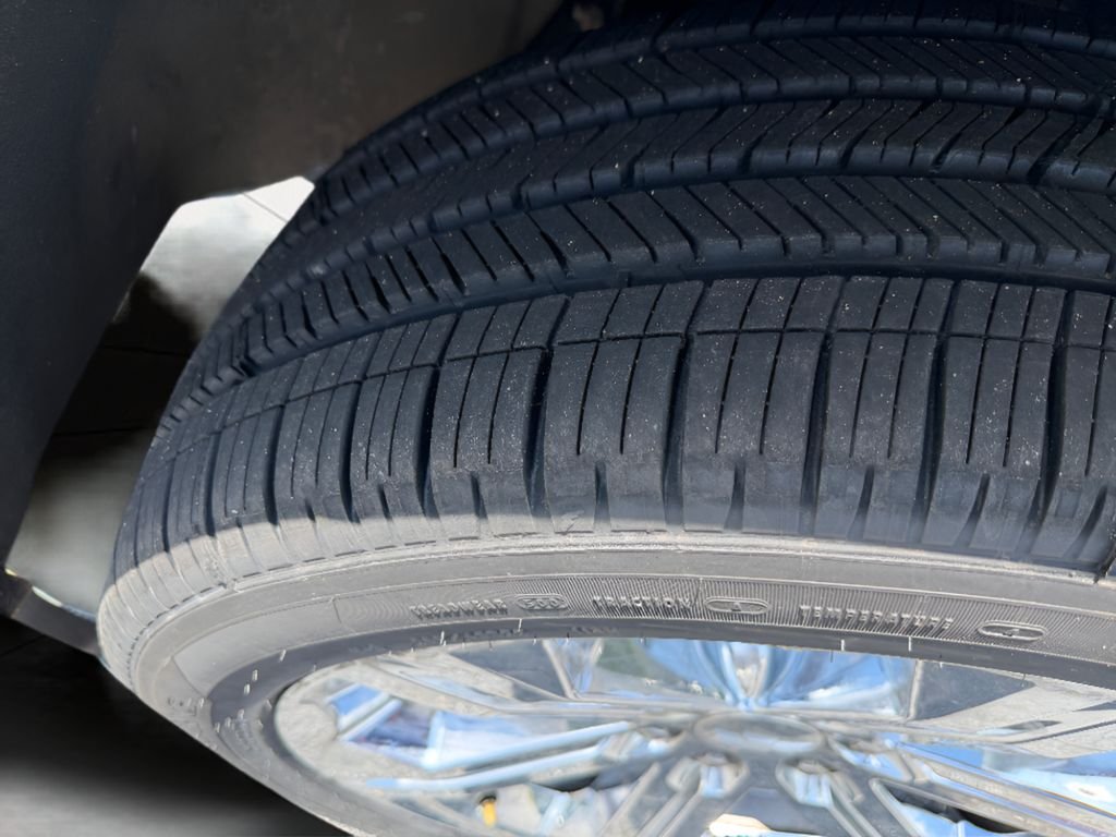 Used 2020 Silver Ice Metallic Chevrolet Premier image 11