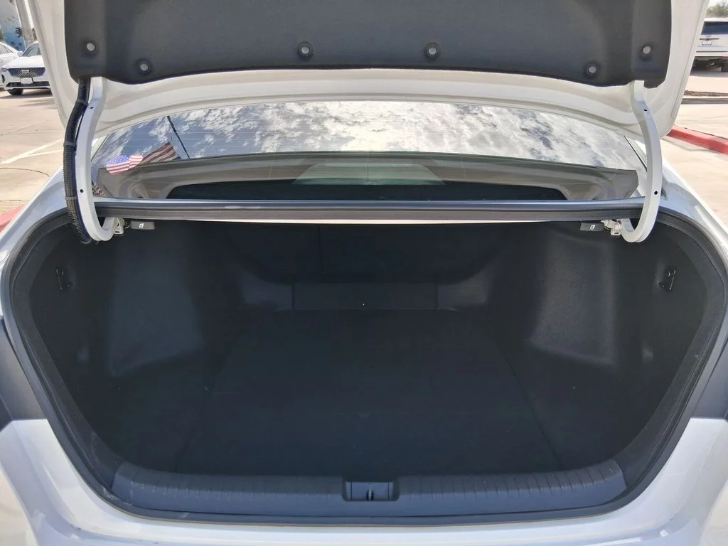 Used 2025 White Honda Touring image 6