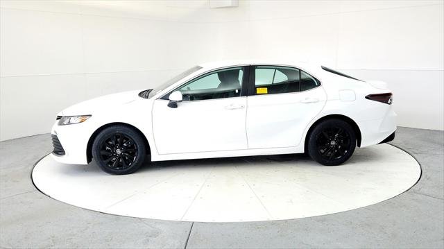 2023 Toyota Camry LE - Photo 3