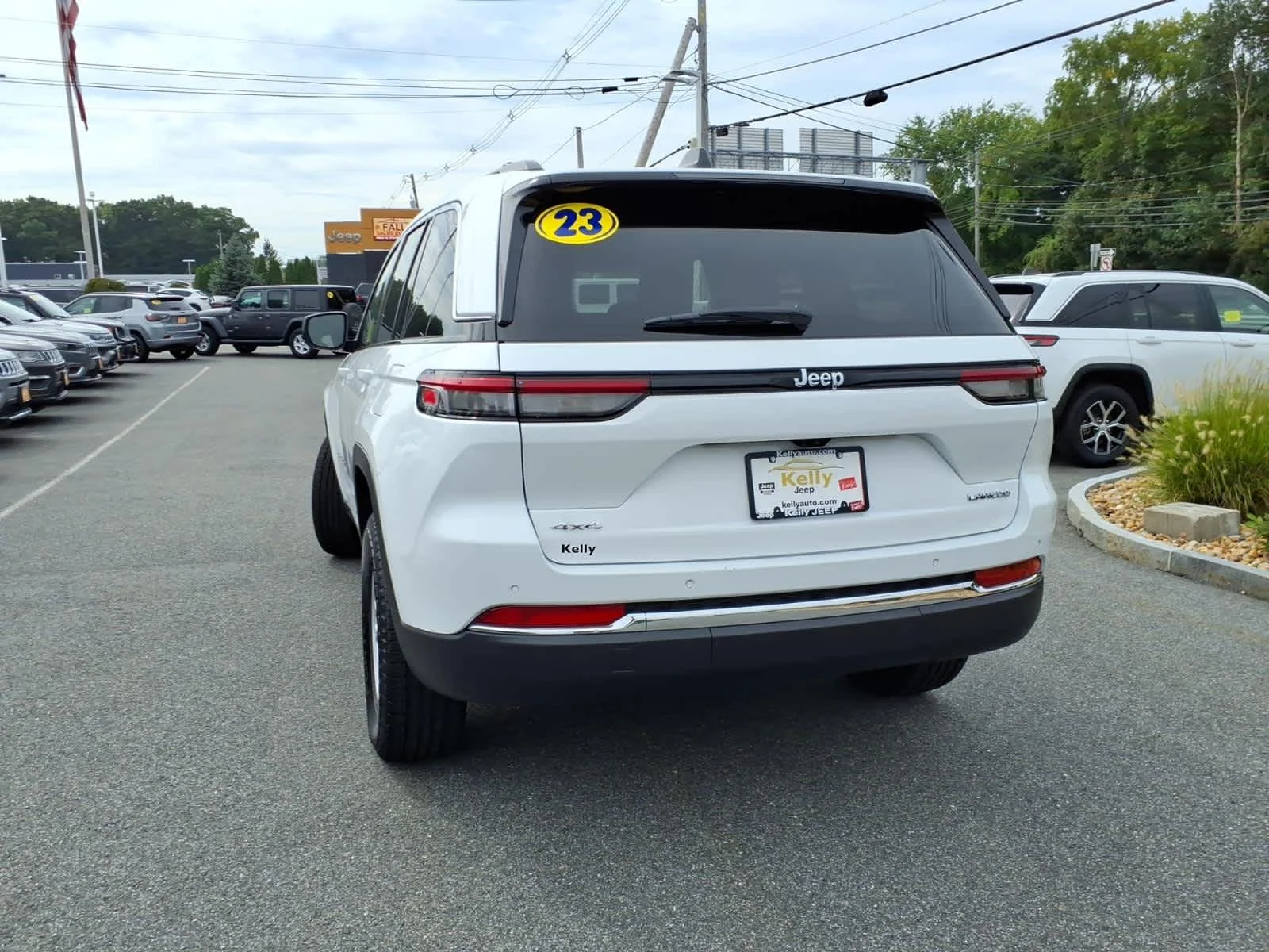 Used 2023 Bright White Clearcoat Jeep Laredo image 10