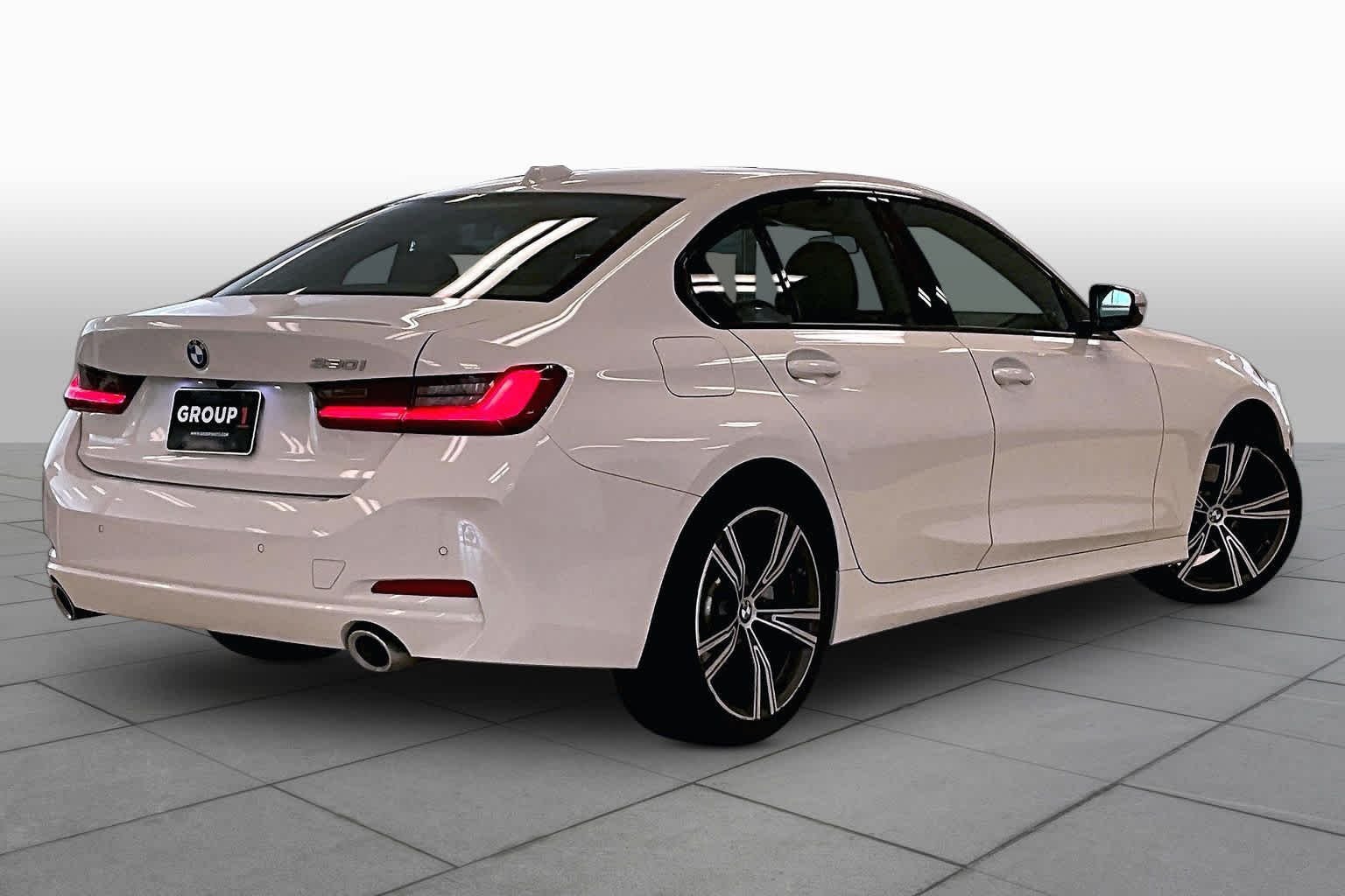Used 2023 Alpine White BMW 330i image 11