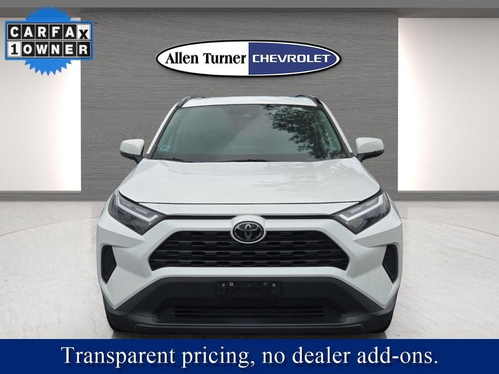 Used 2022 White Toyota XLE image 4