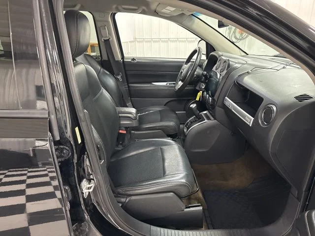 Used 2017 Black Jeep Latitude image 23