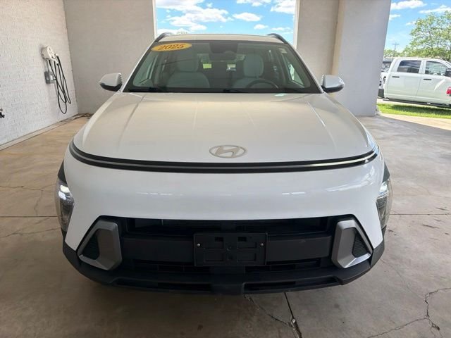 Used 2025 White Hyundai SEL image 9