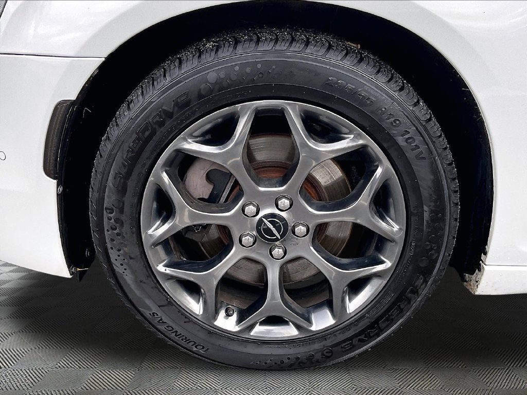 Used 2017 White Chrysler S image 22