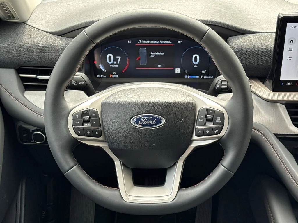 New 2026 Star White Metallic Tri-Coat Ford Active image 25