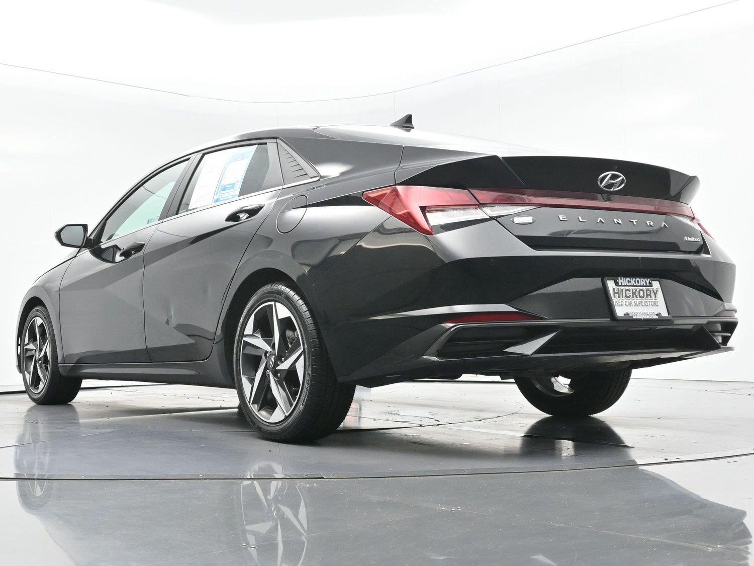 Used 2021 Phantom Black Hyundai Limited image 49