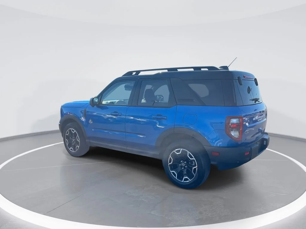 Used 2025 Blue Ford Outer Banks image 6