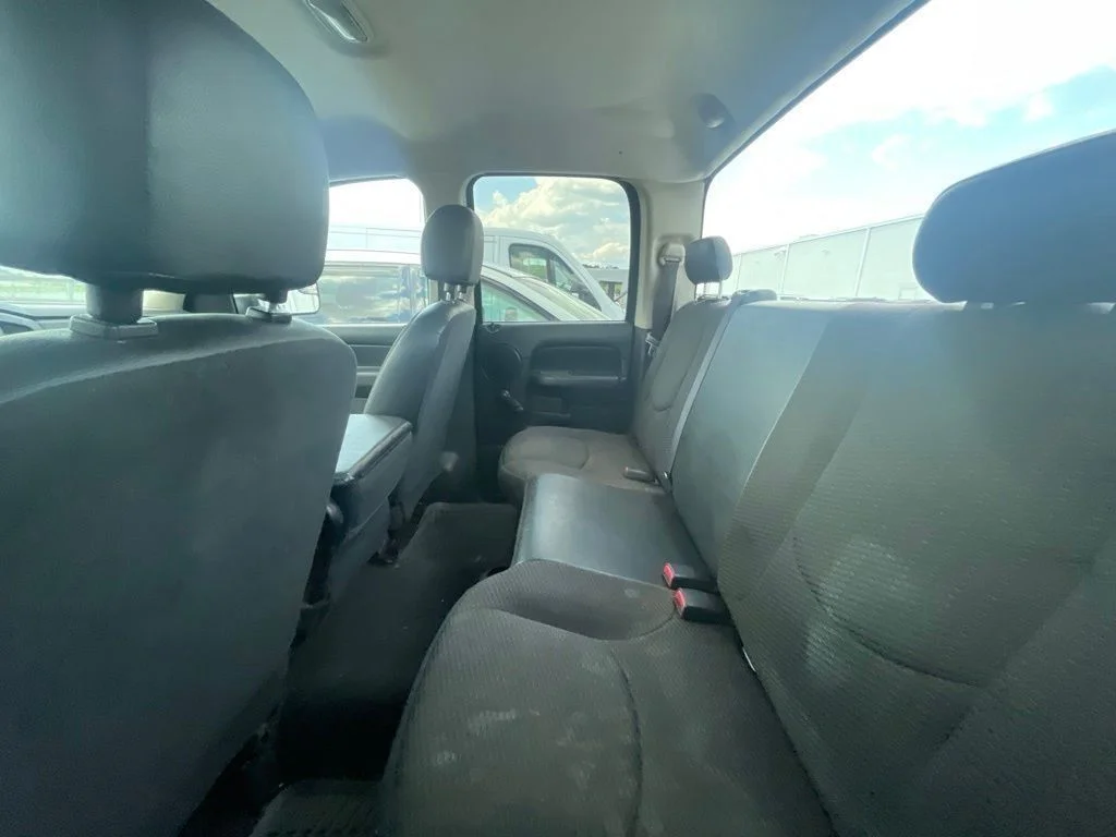 Used 2004 Blue Dodge SLT image 18