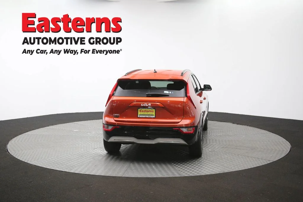 Used 2023 Red Kia Wind image 37