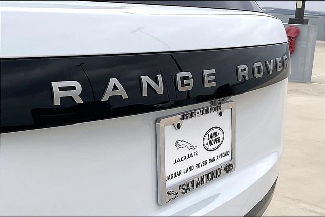 New 2026 Fuji White Land Rover SE image 9