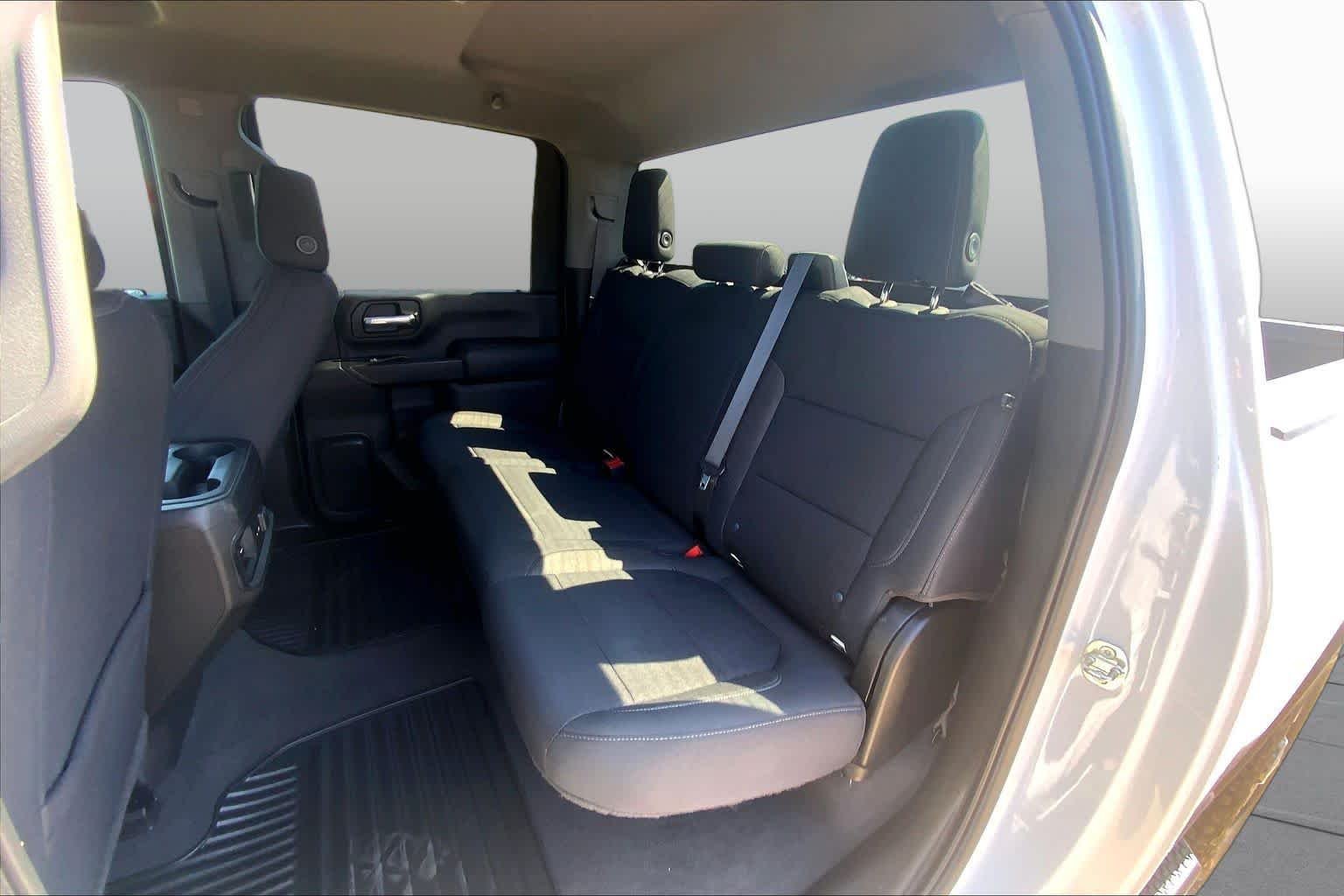 Used 2022 Summit White Chevrolet LT image 21