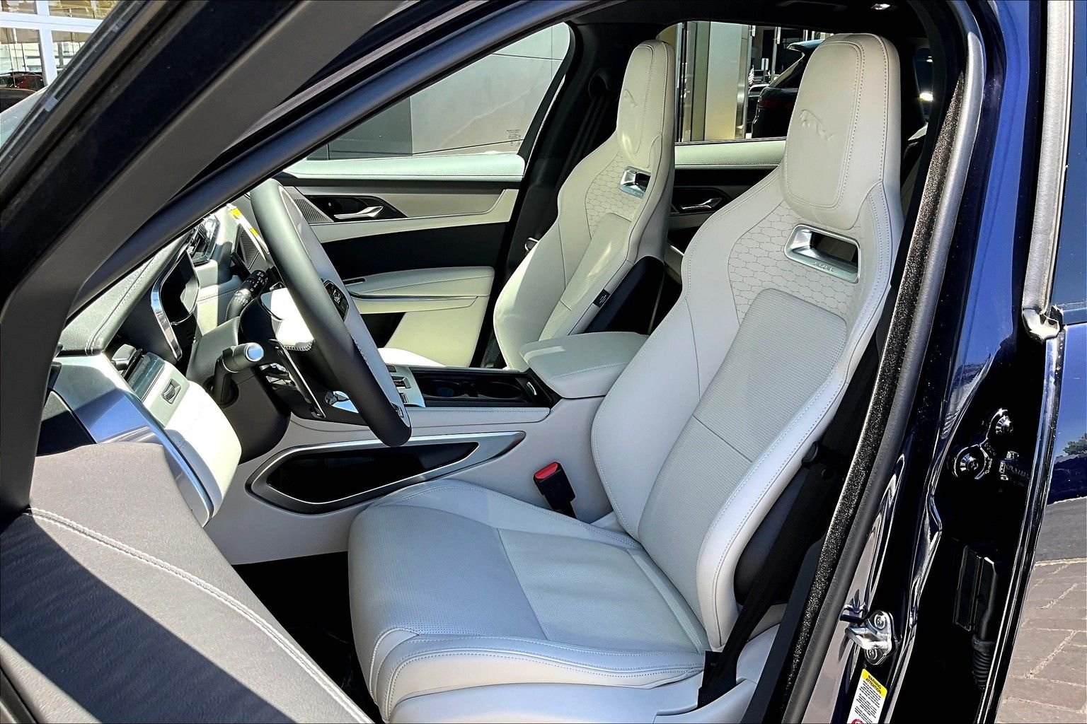2026 Jaguar F-Pace R-Dynamic S - Photo 9