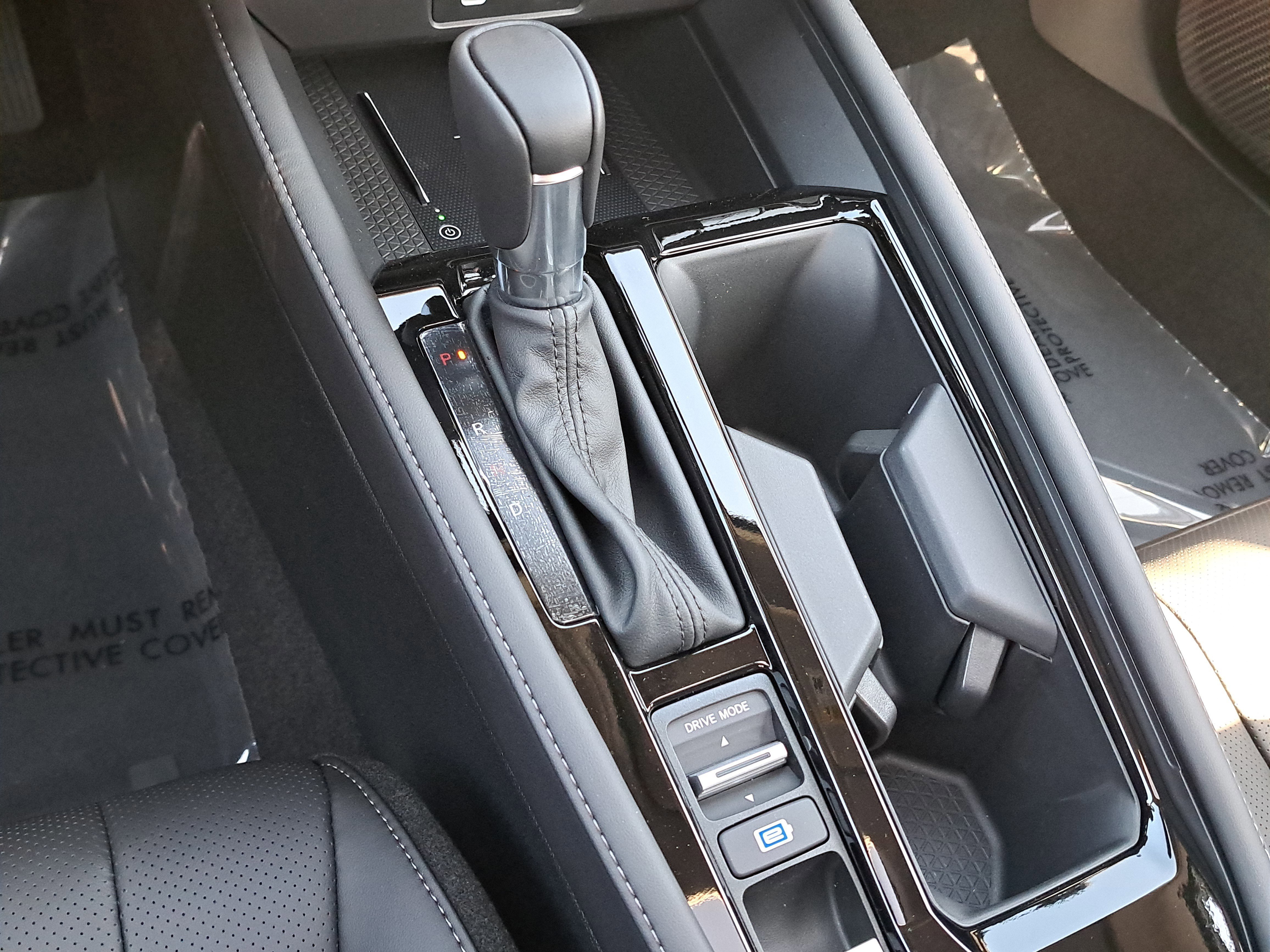 New 2026 Urban Gray Pearl Honda Touring image 30