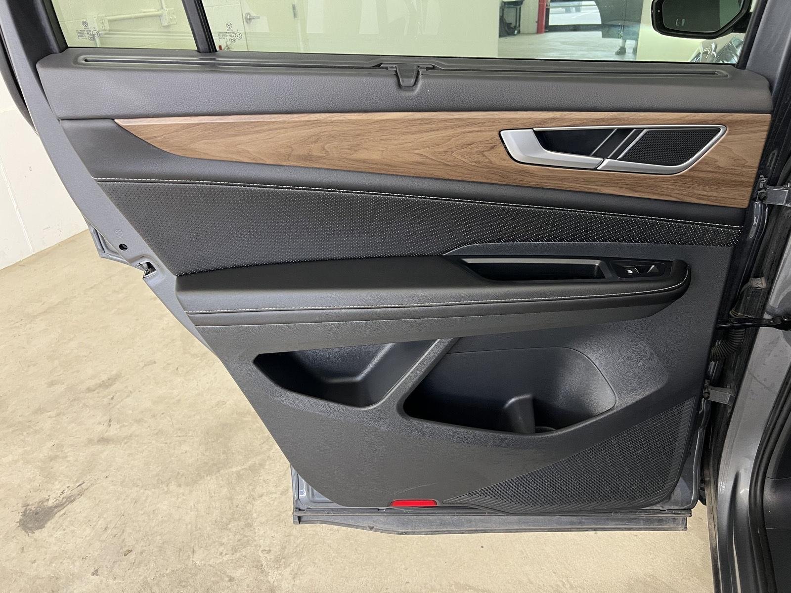 2025 Volkswagen Atlas SE w/Tech - Photo 22