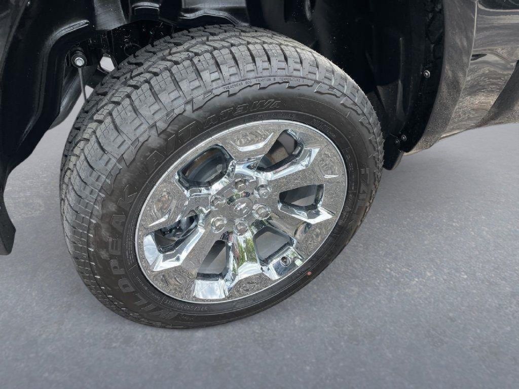 New 2026 Diamond Black Crystal Pearl-Coat Exterior Paint RAM Big Horn/Lone Star image 11