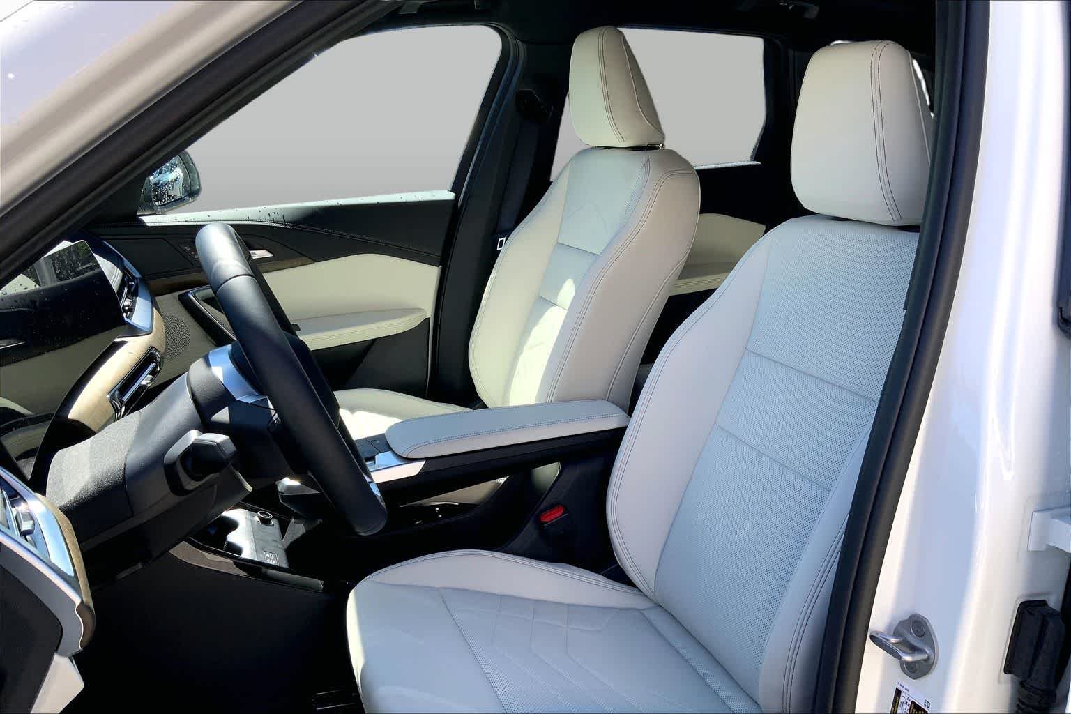 New 2026 Alpine White BMW xDrive28i image 9