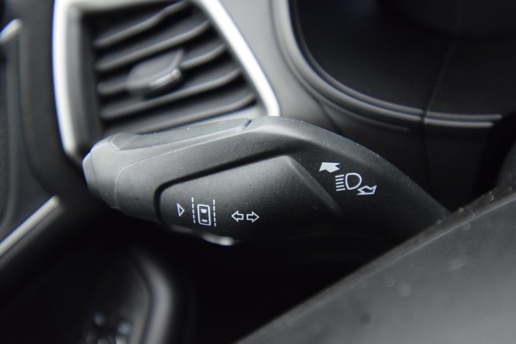 Used 2022 Blue Metallic Ford SEL image 40