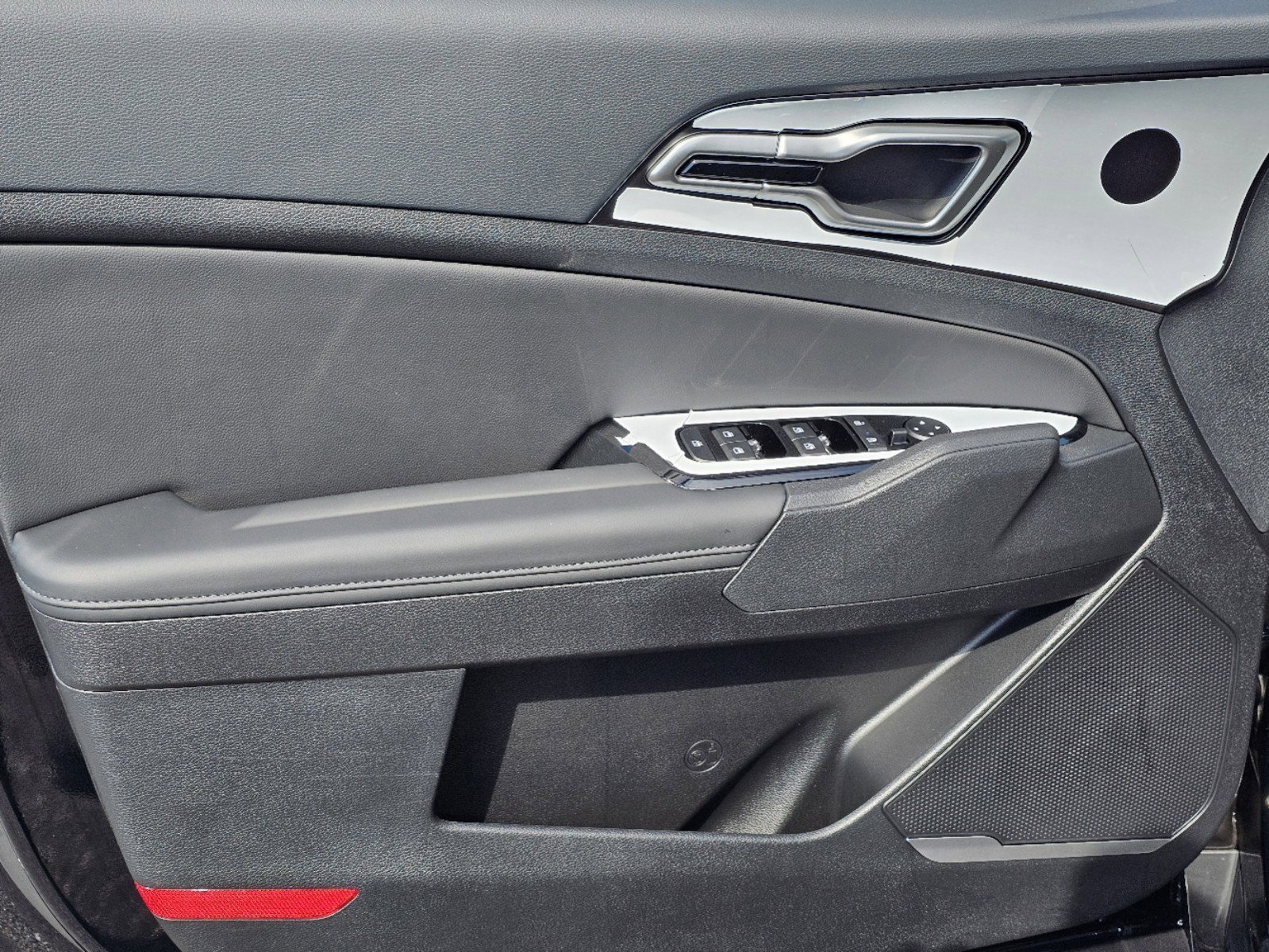 2025 Kia Sportage EX - Photo 13