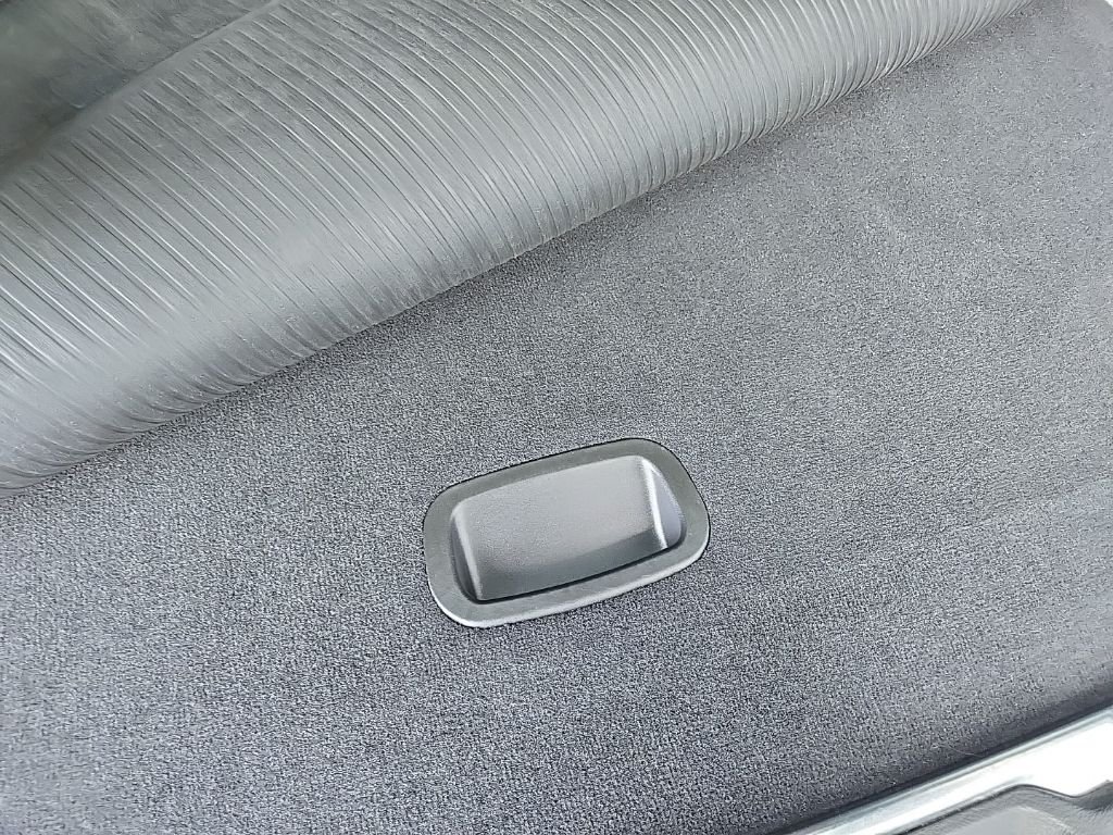 Used 2024 White/off-white Jeep Series II image 125
