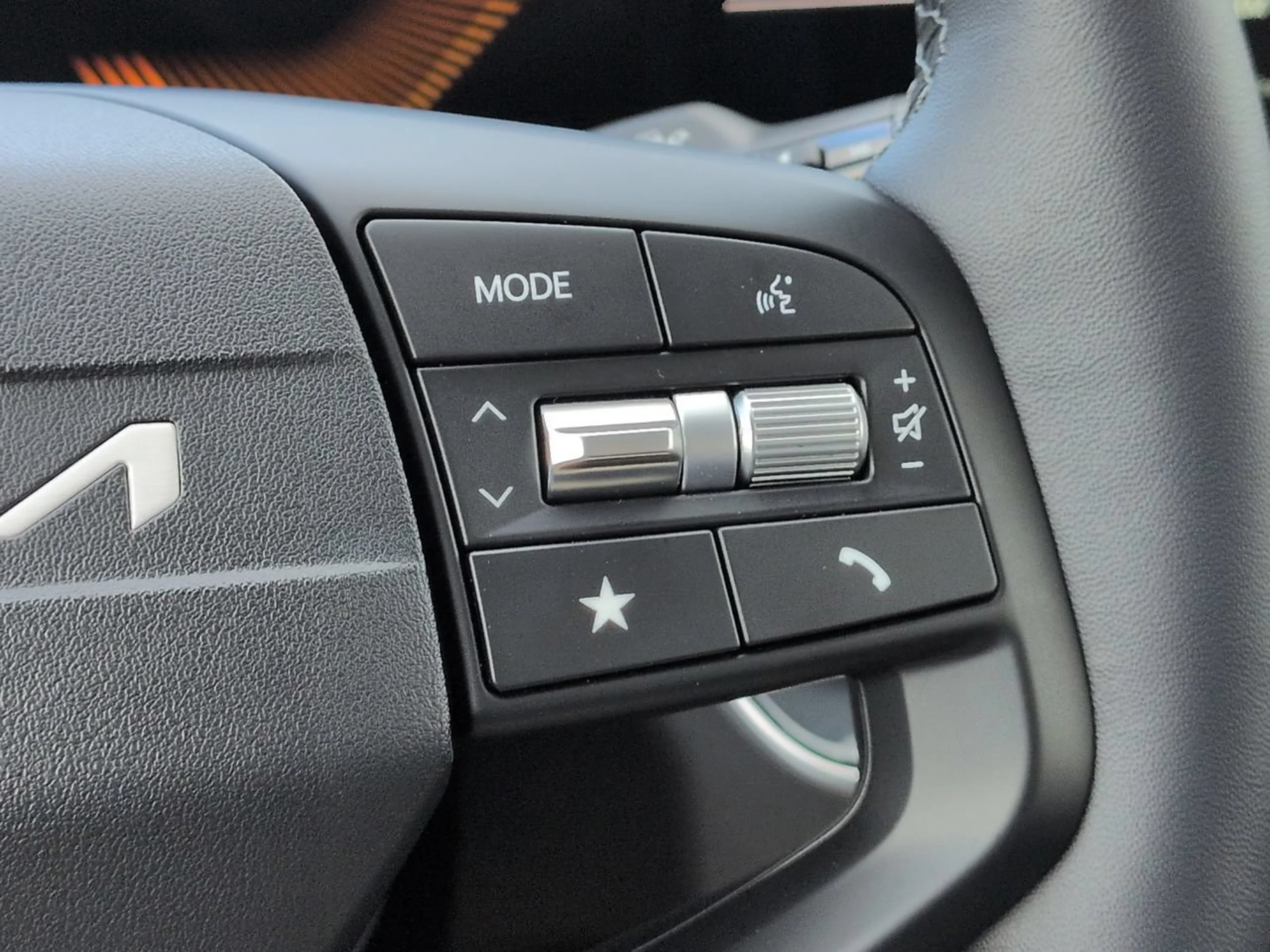 New 2026 Snow White Pearl Kia EX image 50