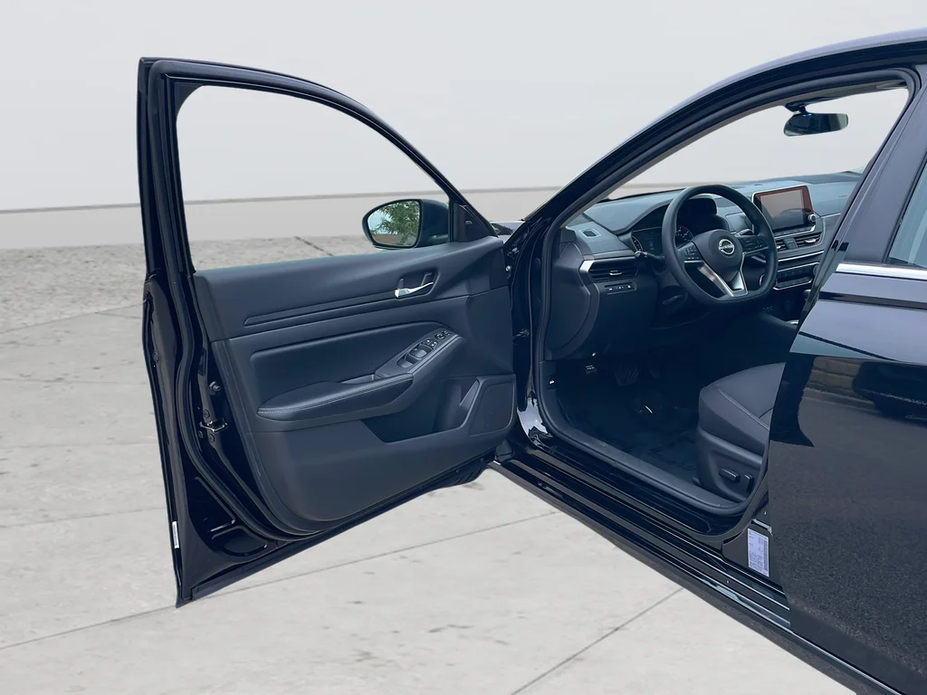 Used 2024 Black Nissan 2.5 SV image 34