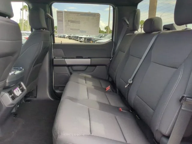 New 2026 Oxford White Ford XLT image 14