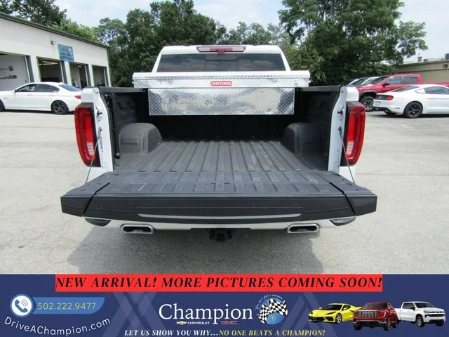 Used 2025 White Frost Tricoat GMC Denali image 6